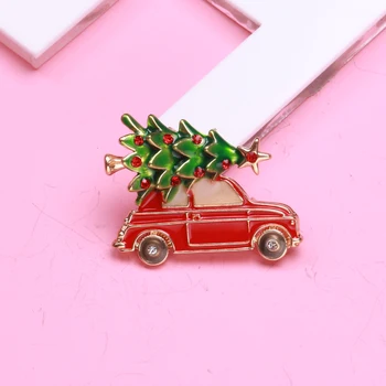 Güzel ve Berry 2022 Yeni Yıl Emaye Araba Yılbaşı Ağacı Broş Pins Kadınlar moda takı Hediye Moda Broş