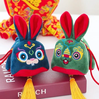 Tavşan Yılı Maskot Bebek 2023 peluş oyuncak Dolması Kırmızı Tavşan Kolye Şanslı Çanta Çocuk Hediye Çin Yeni Yıl Festivali Dekor